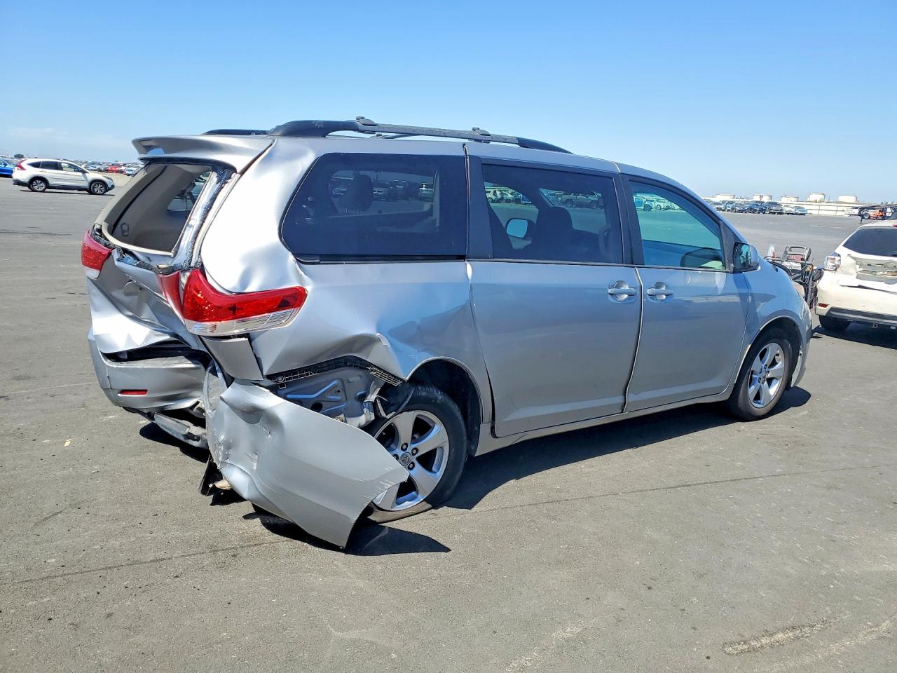 2013 TOYOTA SIENNA