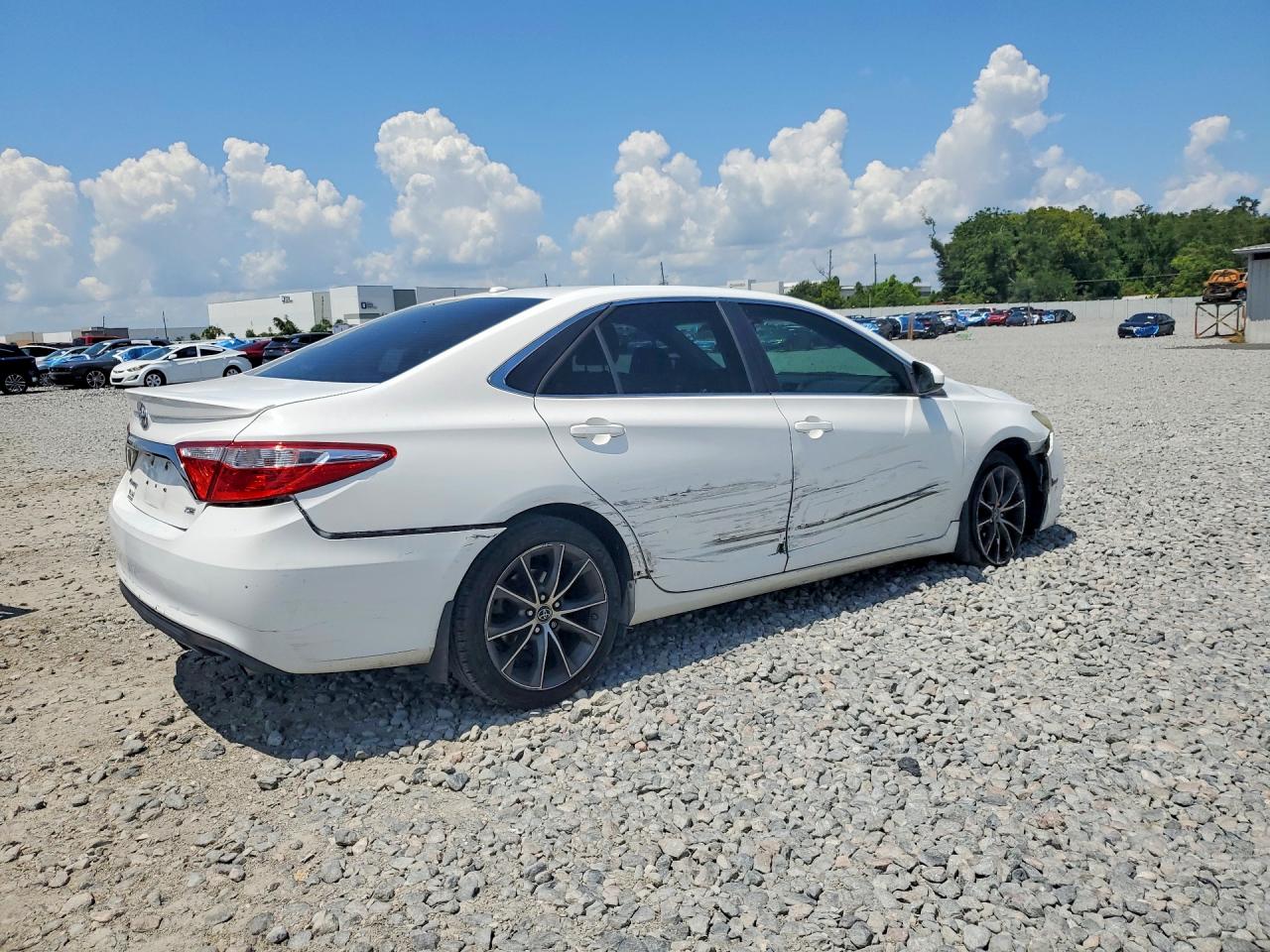 2015 TOYOTA CAMRY