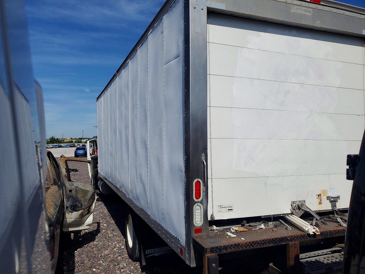 2019 INTERNATIONAL 4000 SERIE