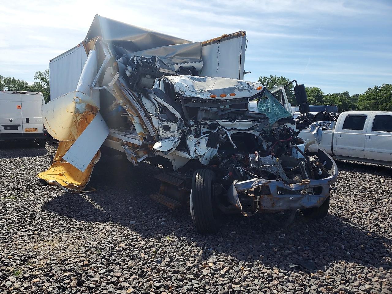 2019 INTERNATIONAL 4000 SERIE