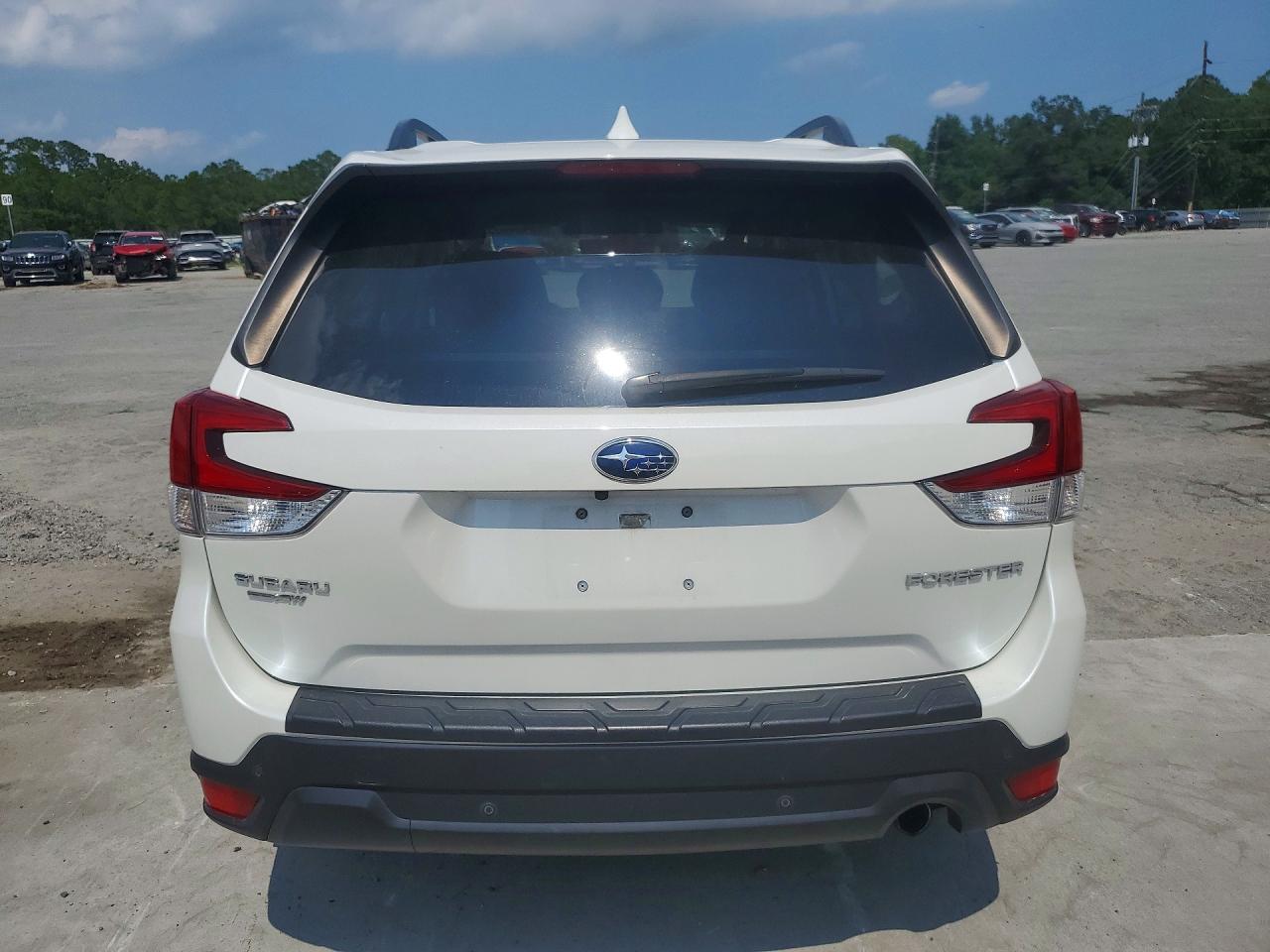 2019 SUBARU FORESTER