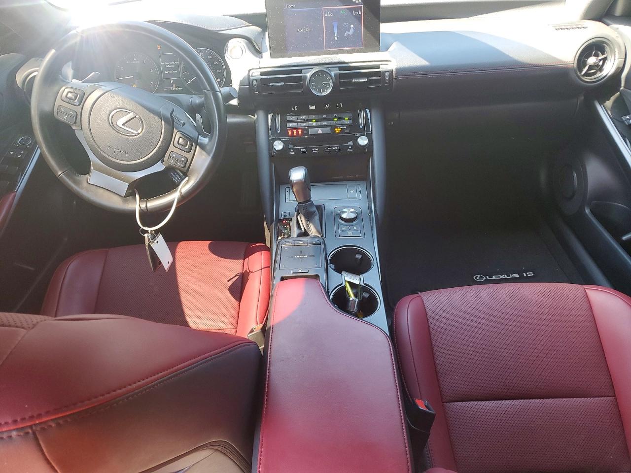 2025 LEXUS IS