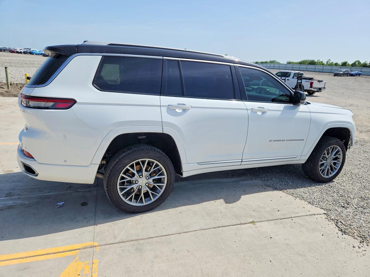 2023 JEEP CHEROKEE
