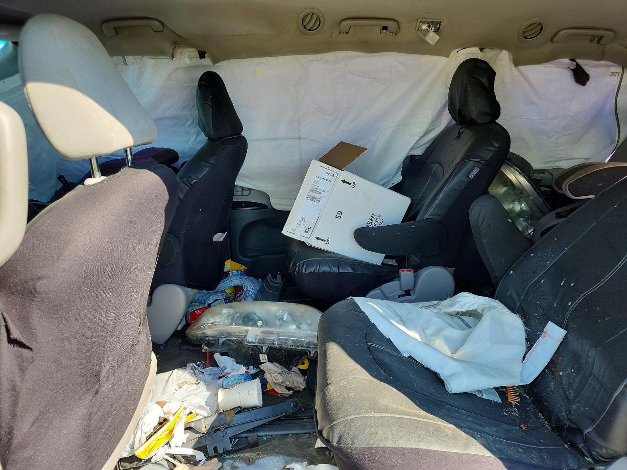 2016 TOYOTA SIENNA