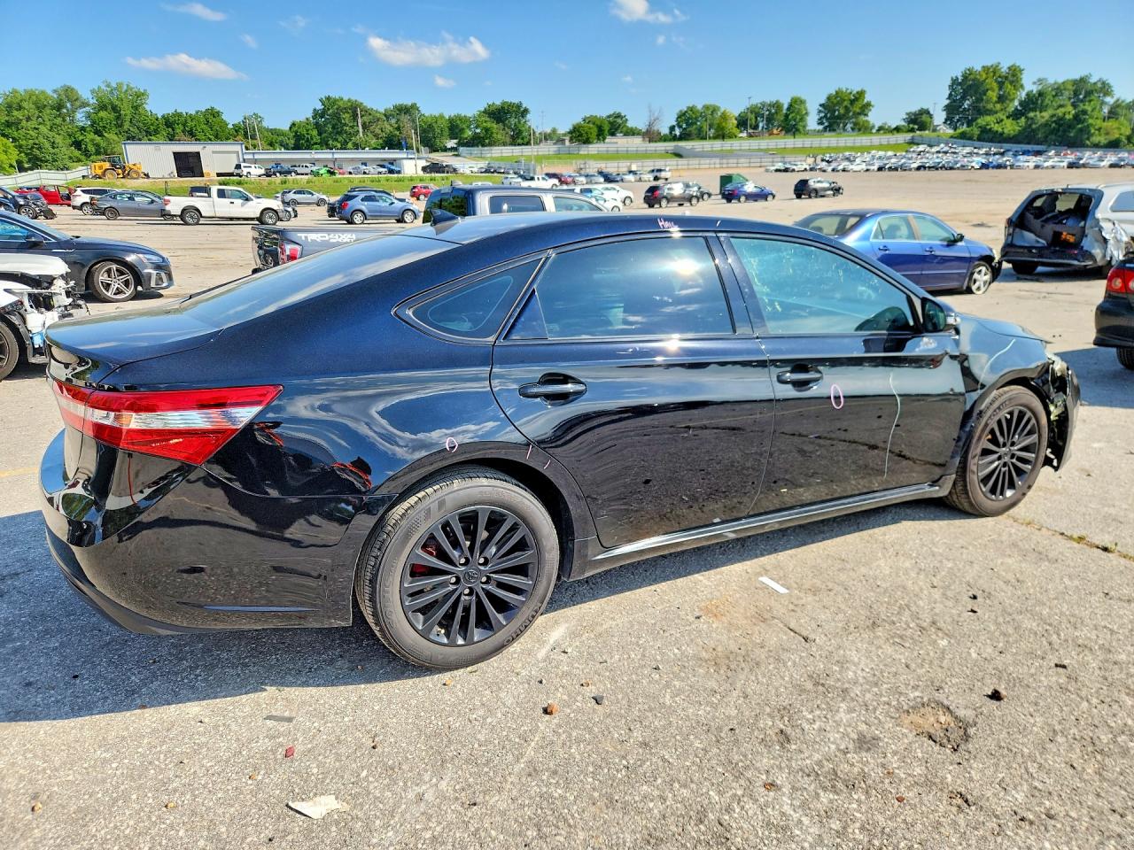 2013 TOYOTA AVALON