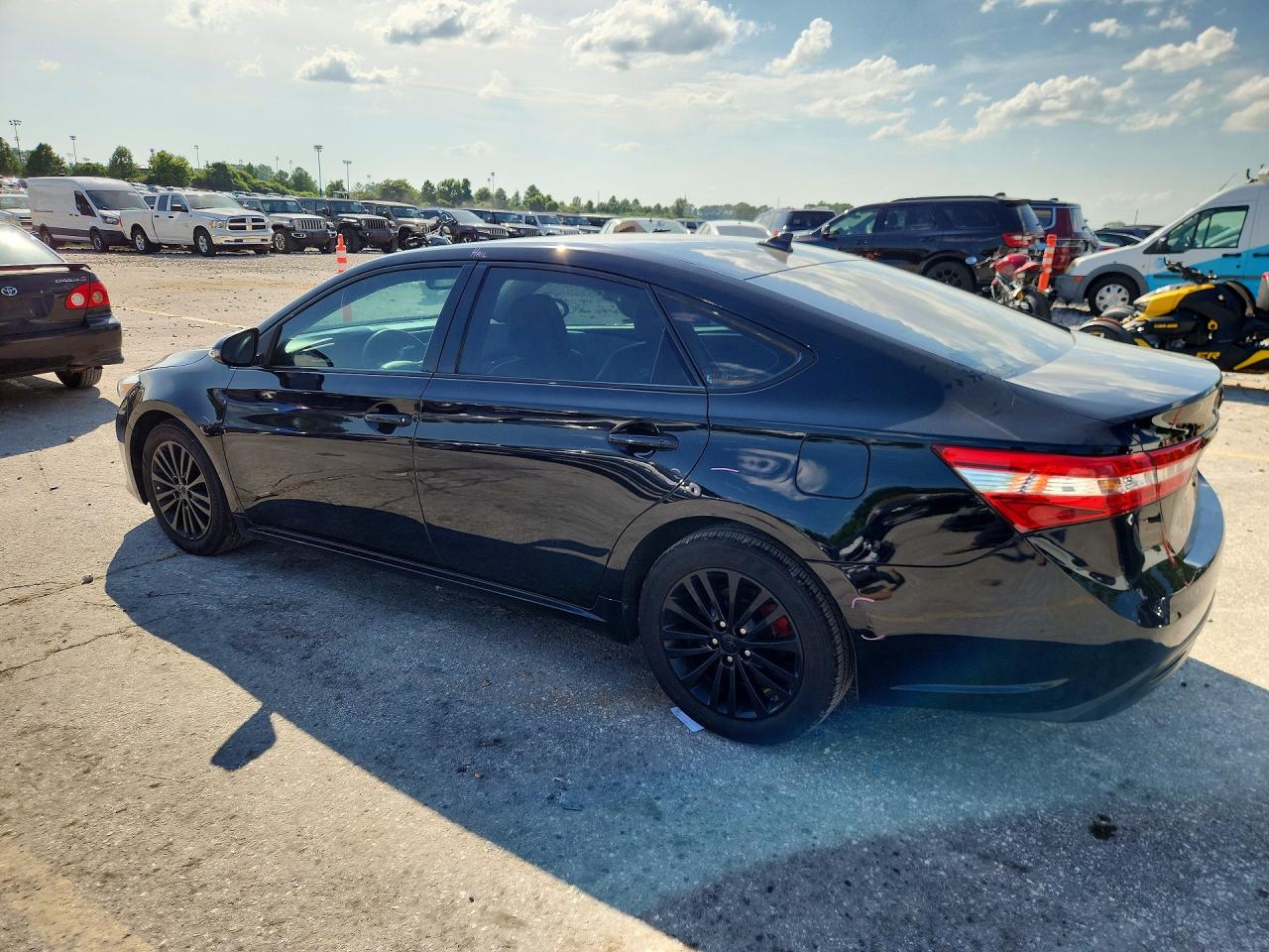 2013 TOYOTA AVALON