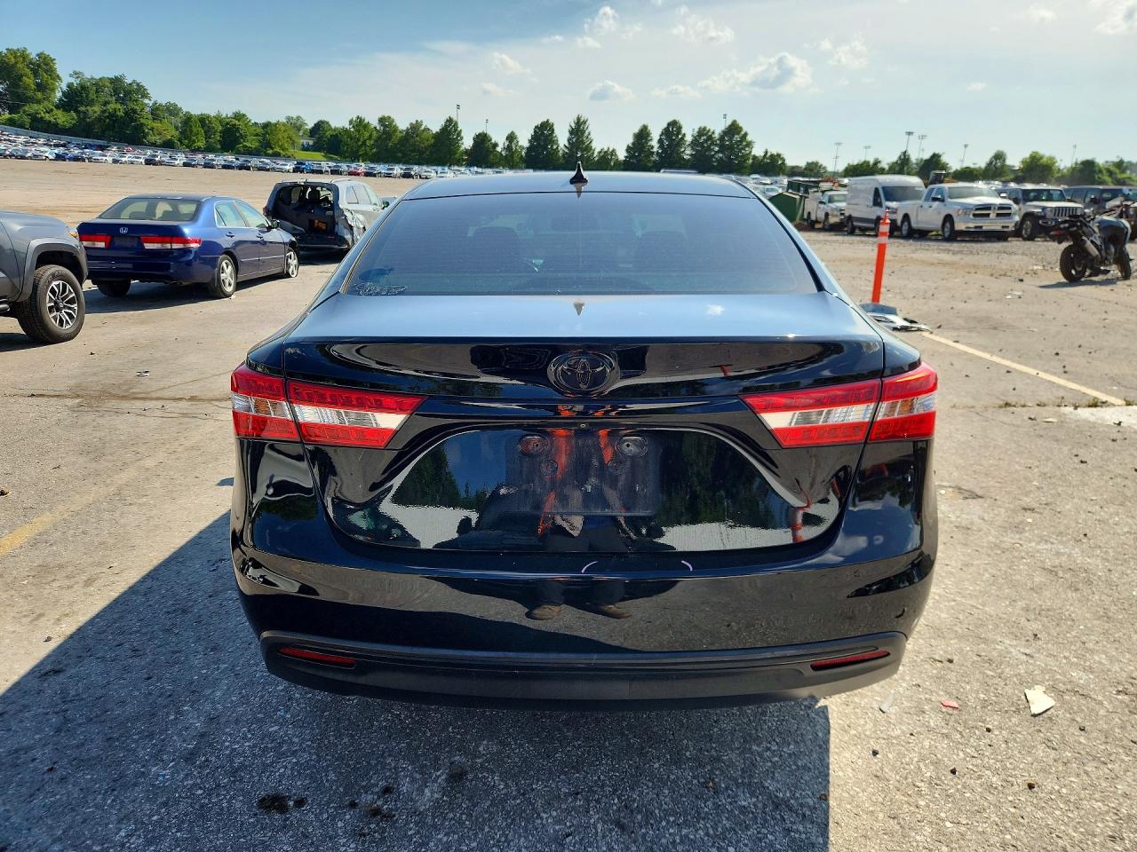 2013 TOYOTA AVALON
