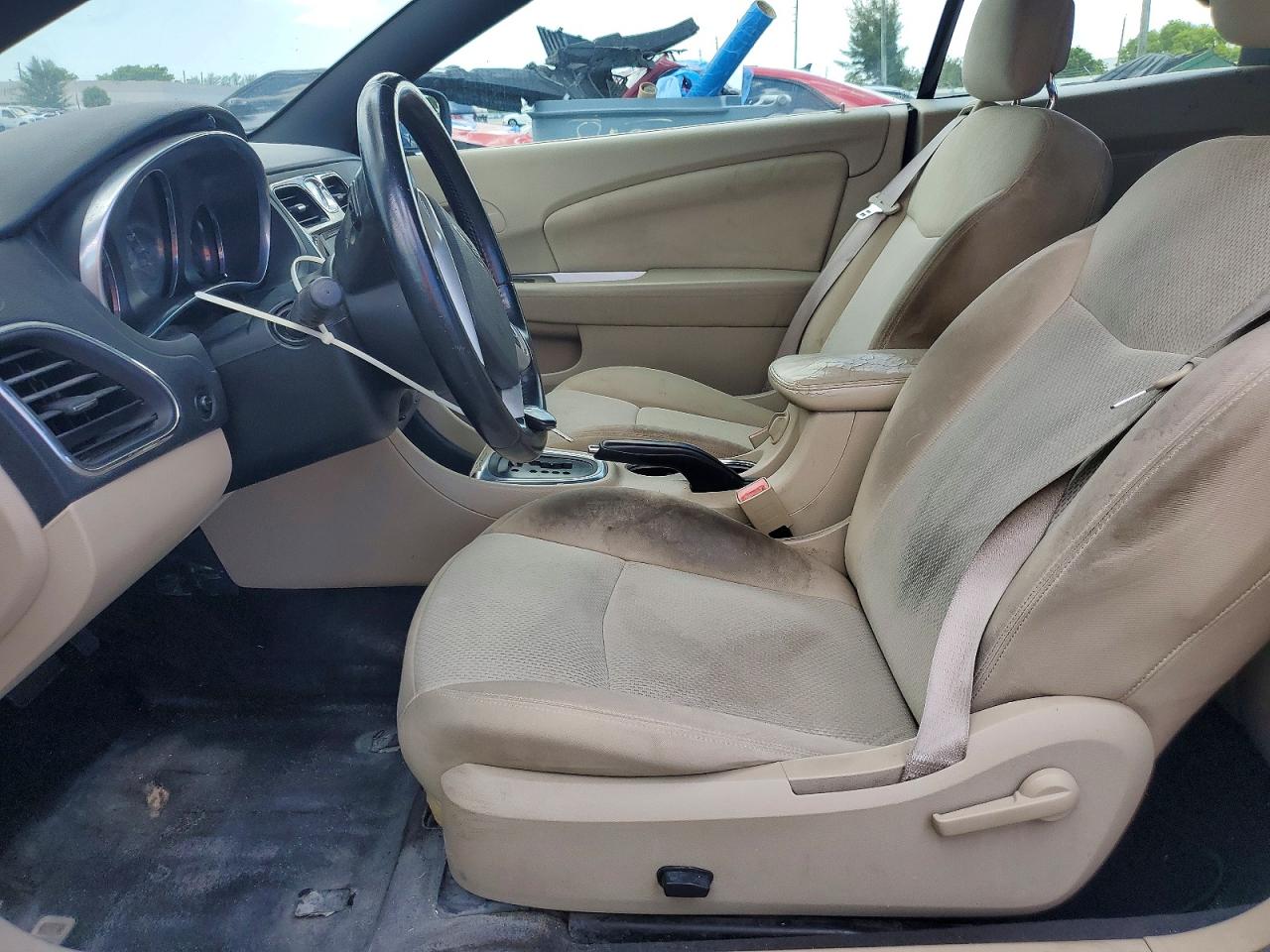 2012 CHRYSLER 200