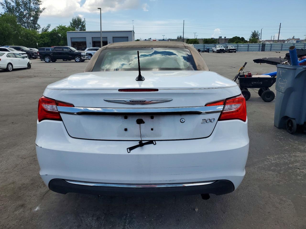 2012 CHRYSLER 200