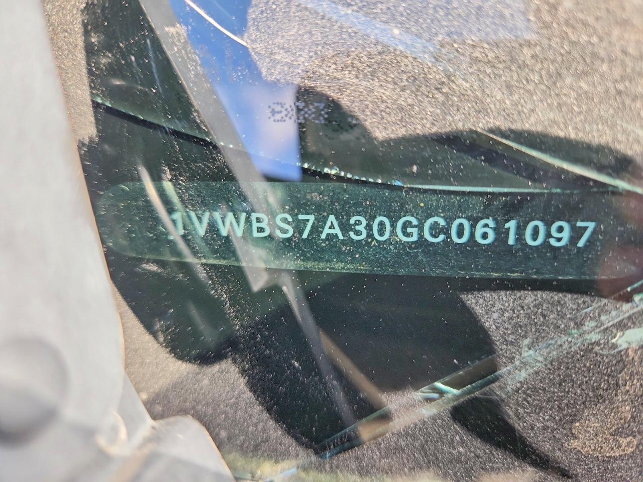 2016 VOLKSWAGEN PASSAT