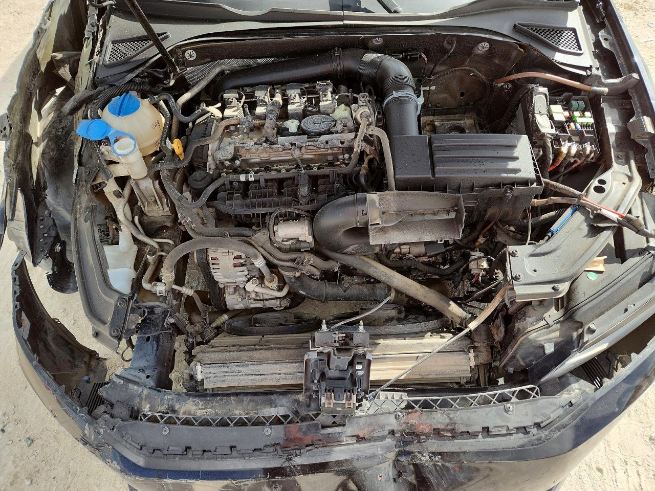2016 VOLKSWAGEN PASSAT