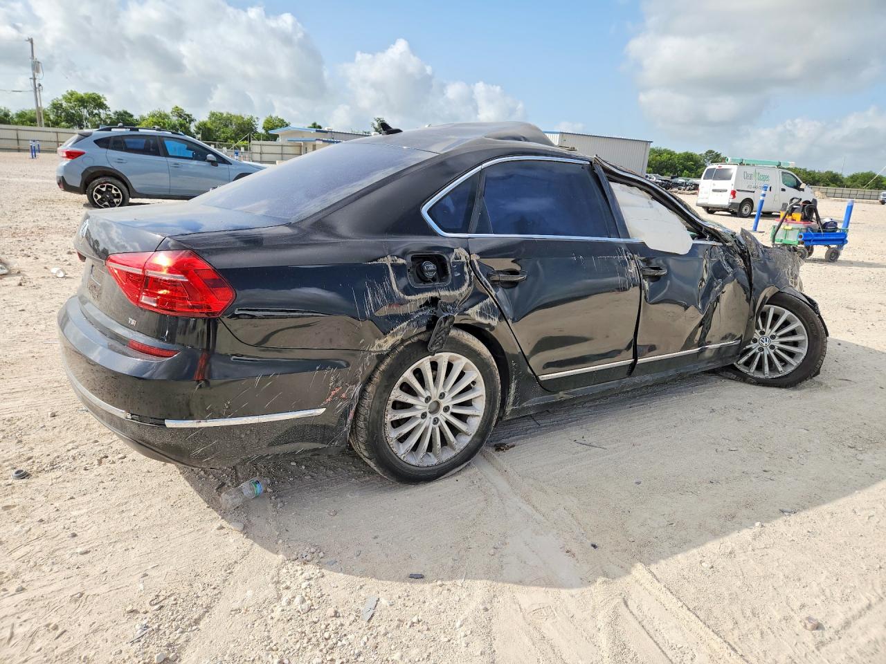 2016 VOLKSWAGEN PASSAT