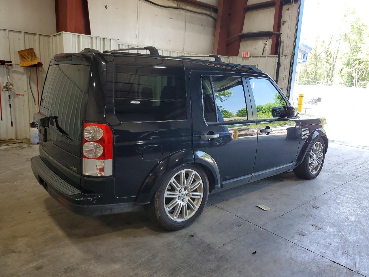 2011 LAND ROVER LR4