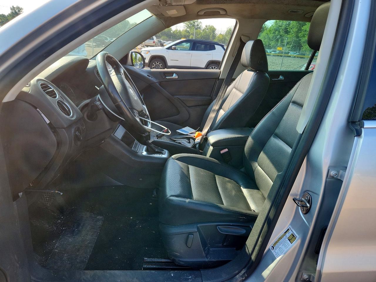 2010 VOLKSWAGEN TIGUAN