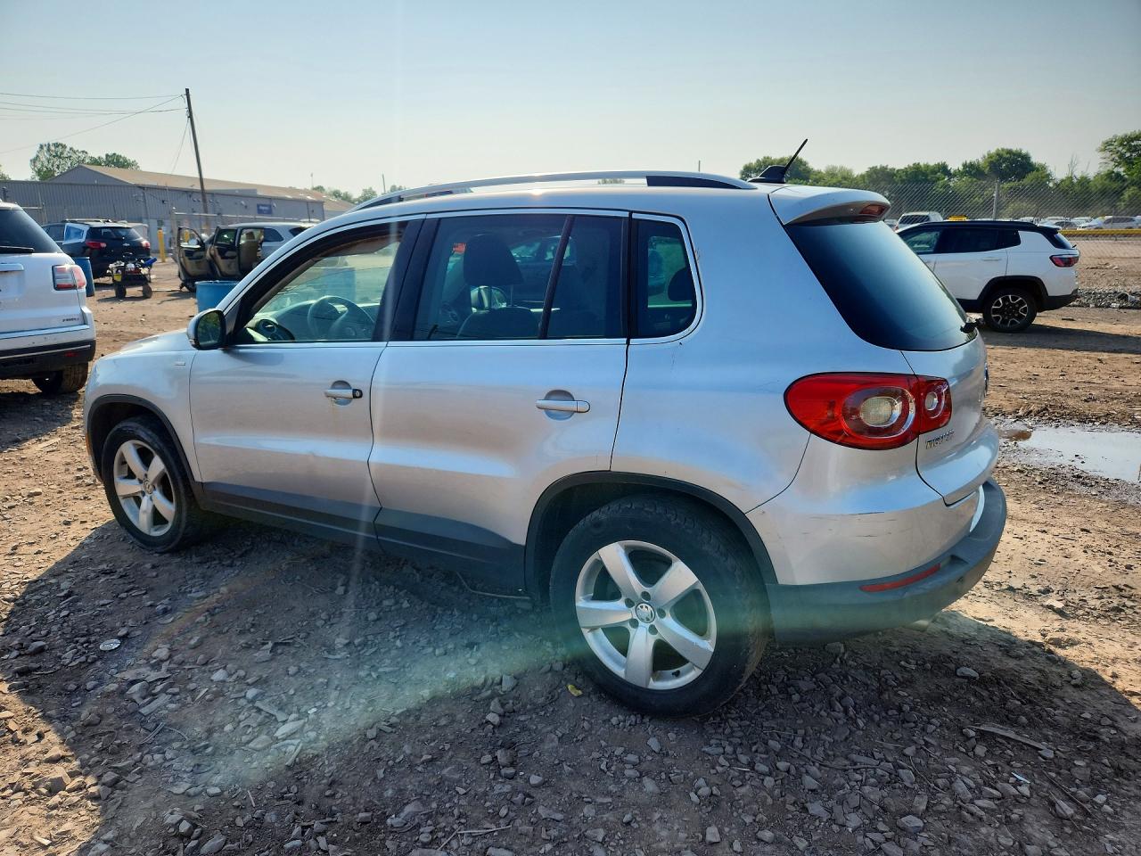 2010 VOLKSWAGEN TIGUAN