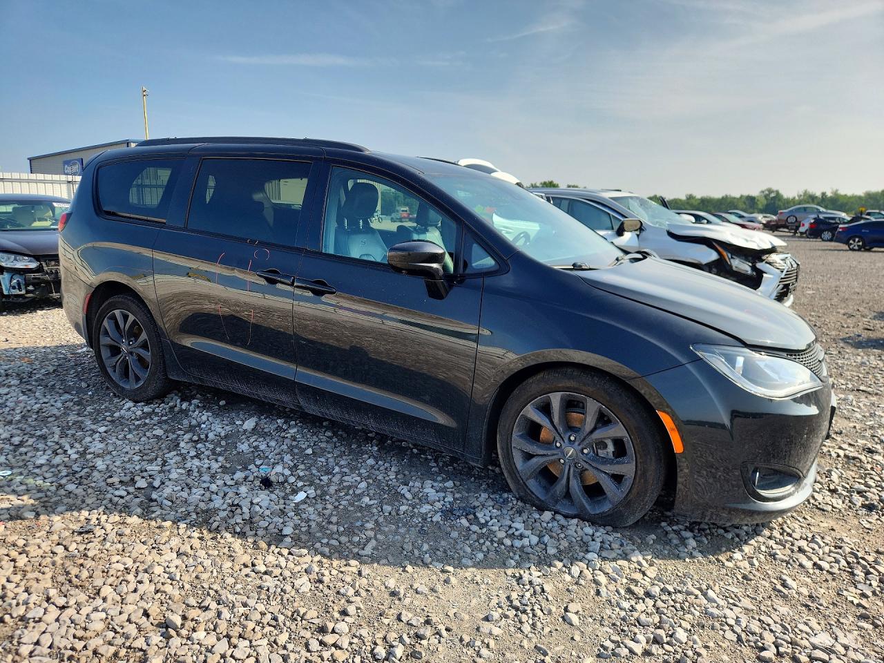2020 CHRYSLER PACIFICA