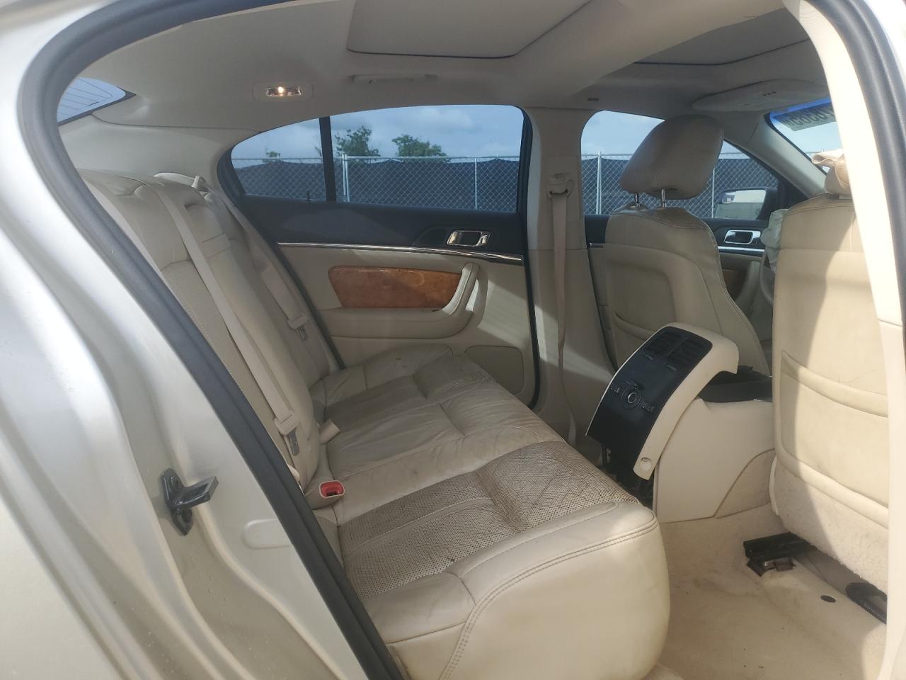 2011 LINCOLN MKS