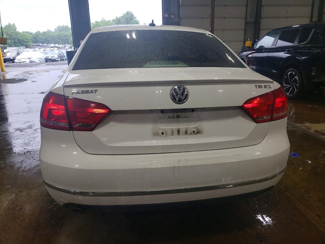 2014 VOLKSWAGEN PASSAT