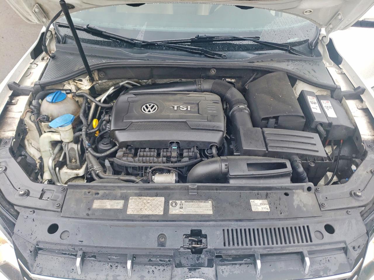 2014 VOLKSWAGEN PASSAT