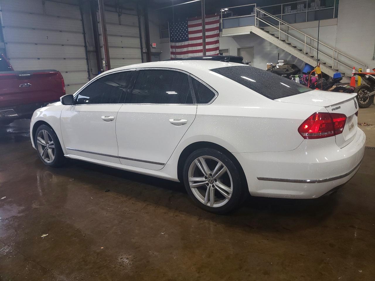 2014 VOLKSWAGEN PASSAT