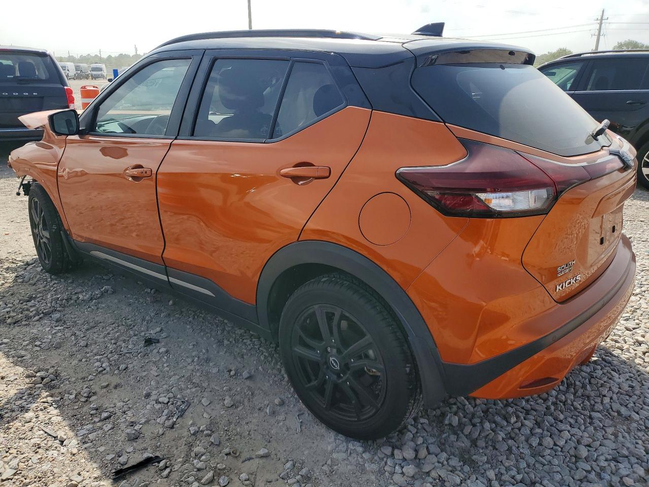 2023 NISSAN KICKS