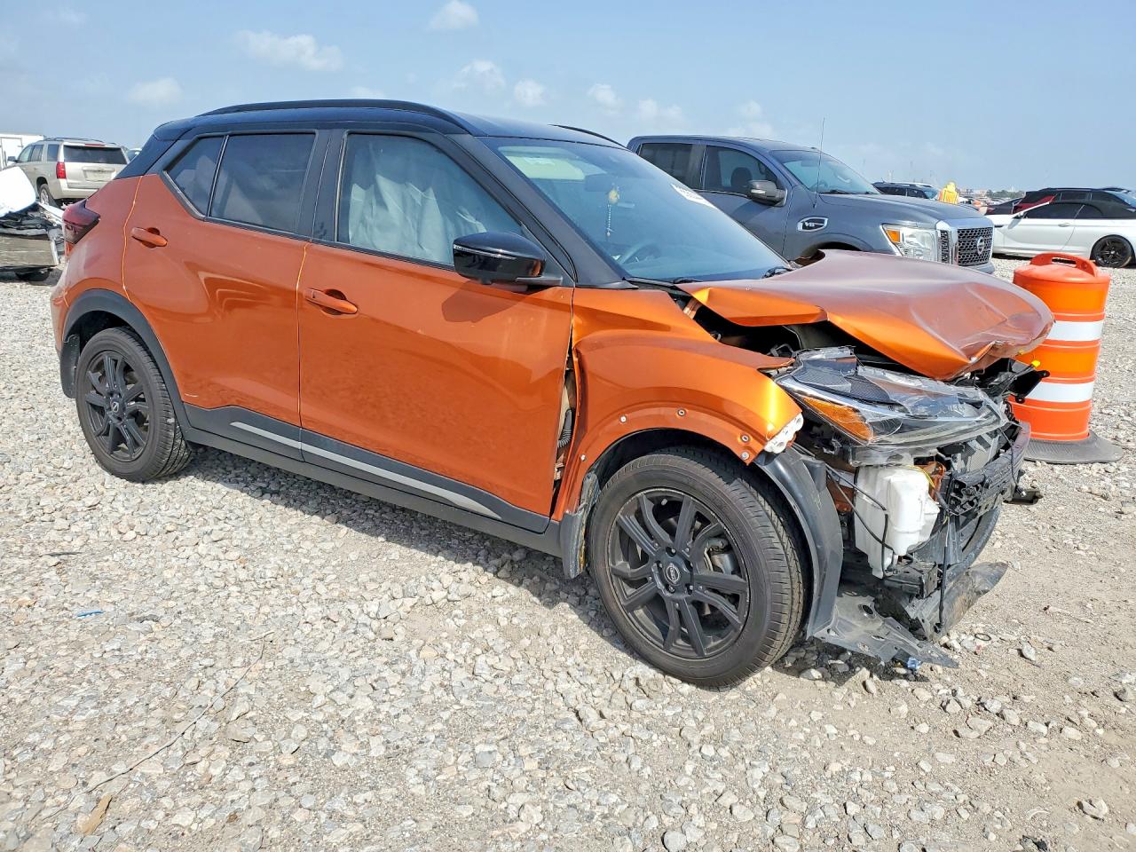 2023 NISSAN KICKS