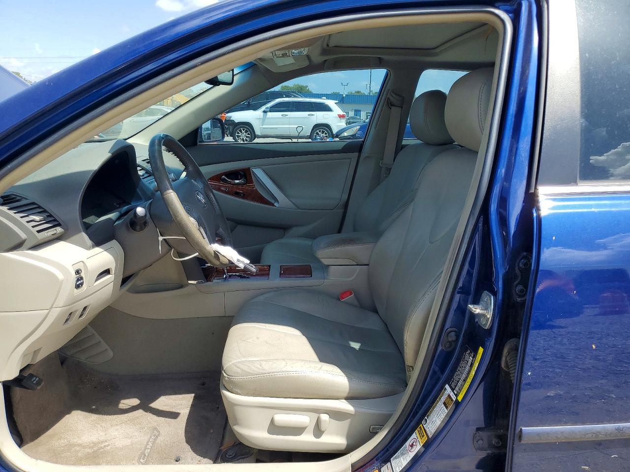 2011 TOYOTA CAMRY