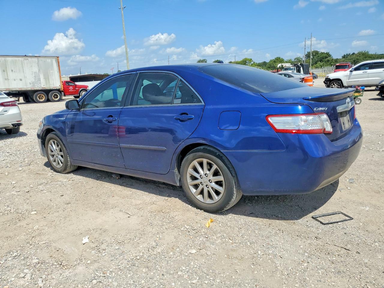 2011 TOYOTA CAMRY