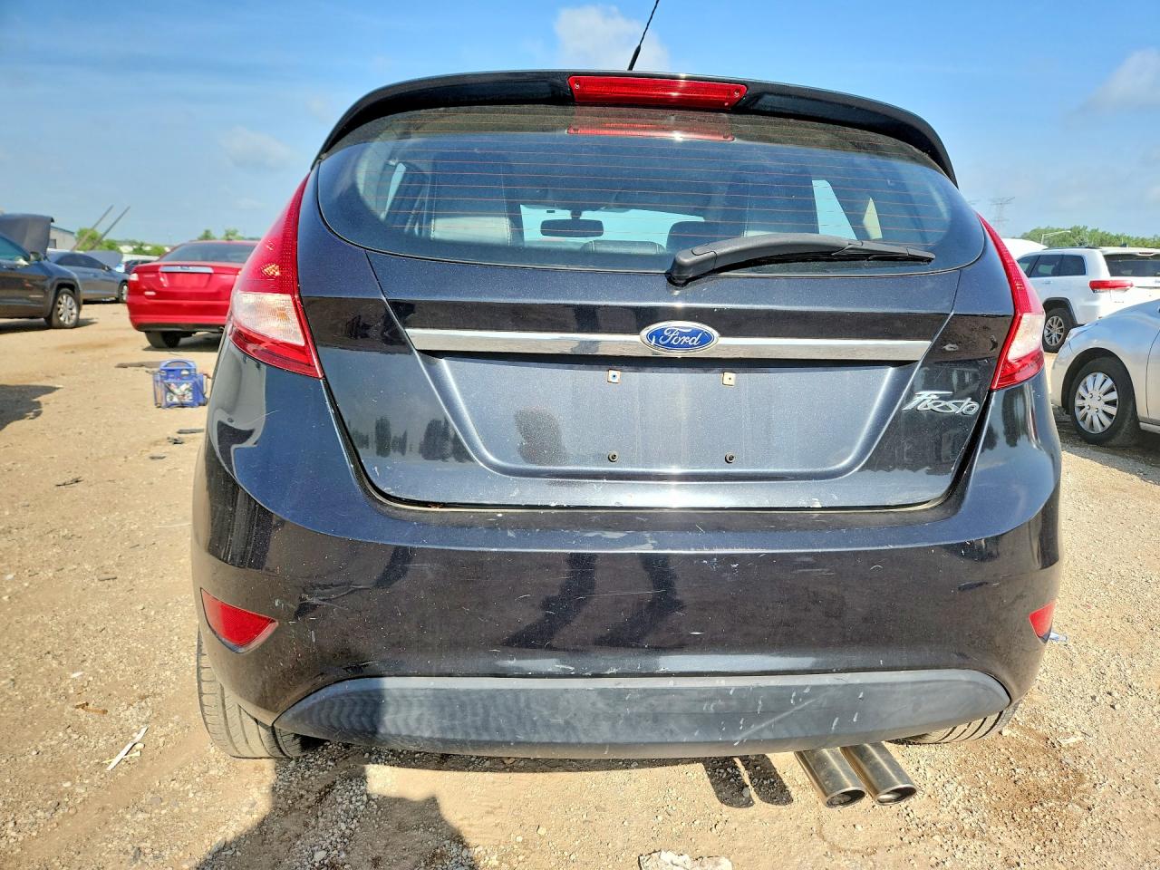 2011 FORD FIESTA
