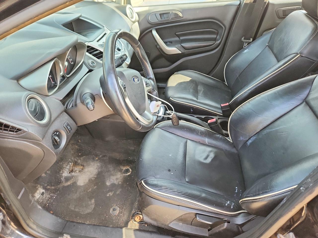 2011 FORD FIESTA