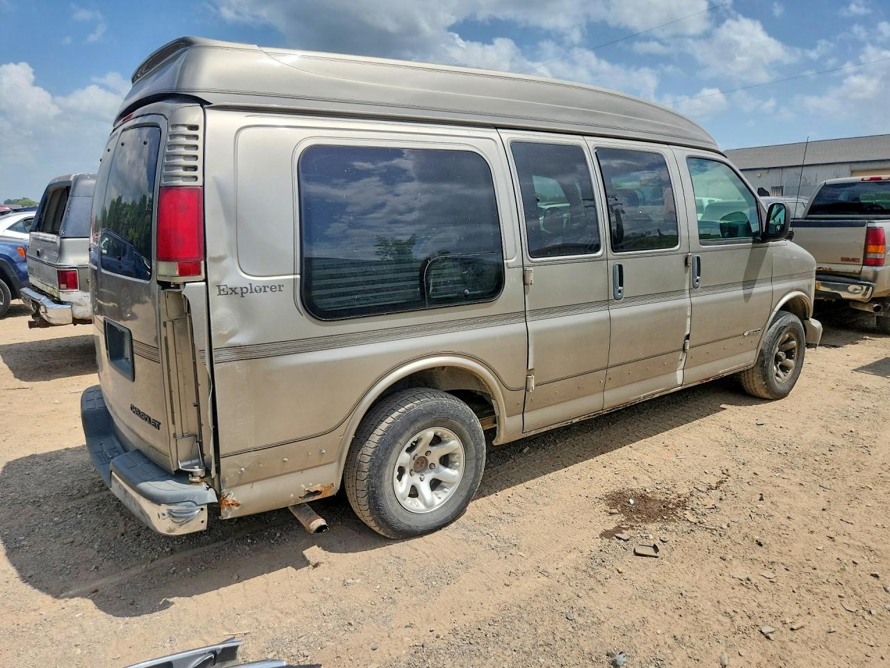 2001 CHEVROLET EXPRESS