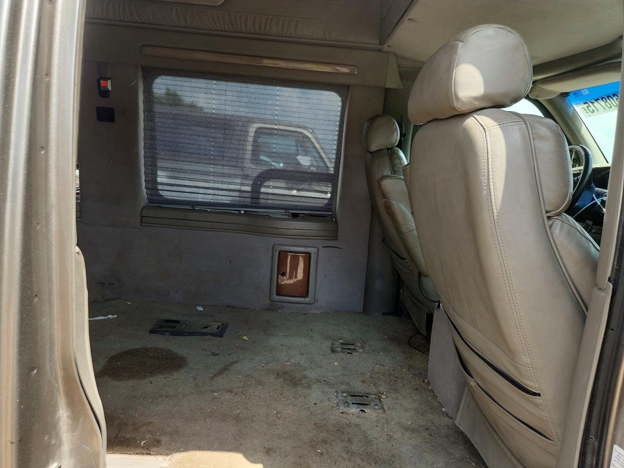 2001 CHEVROLET EXPRESS