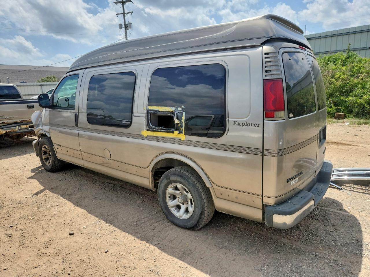 2001 CHEVROLET EXPRESS