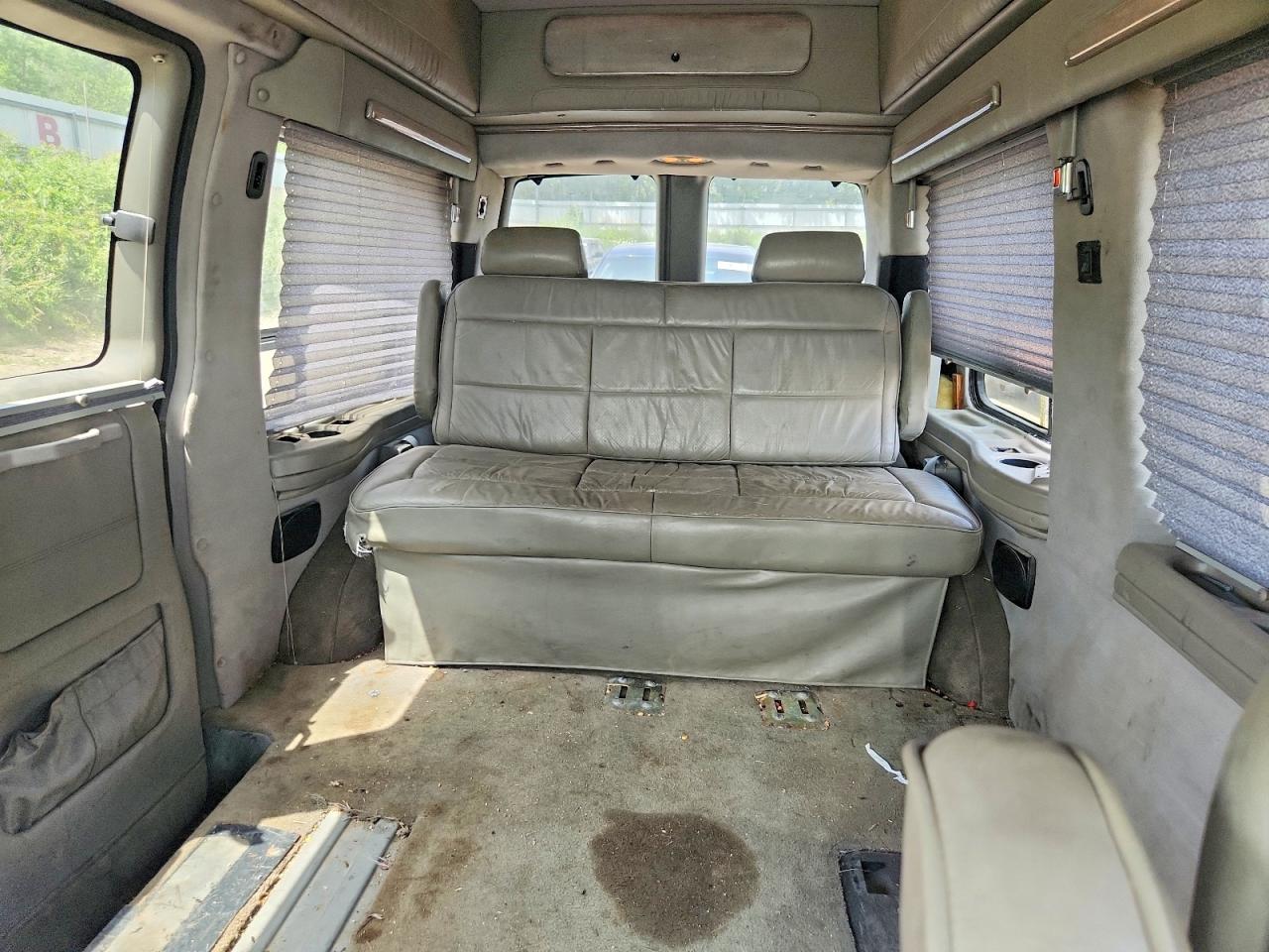 2001 CHEVROLET EXPRESS