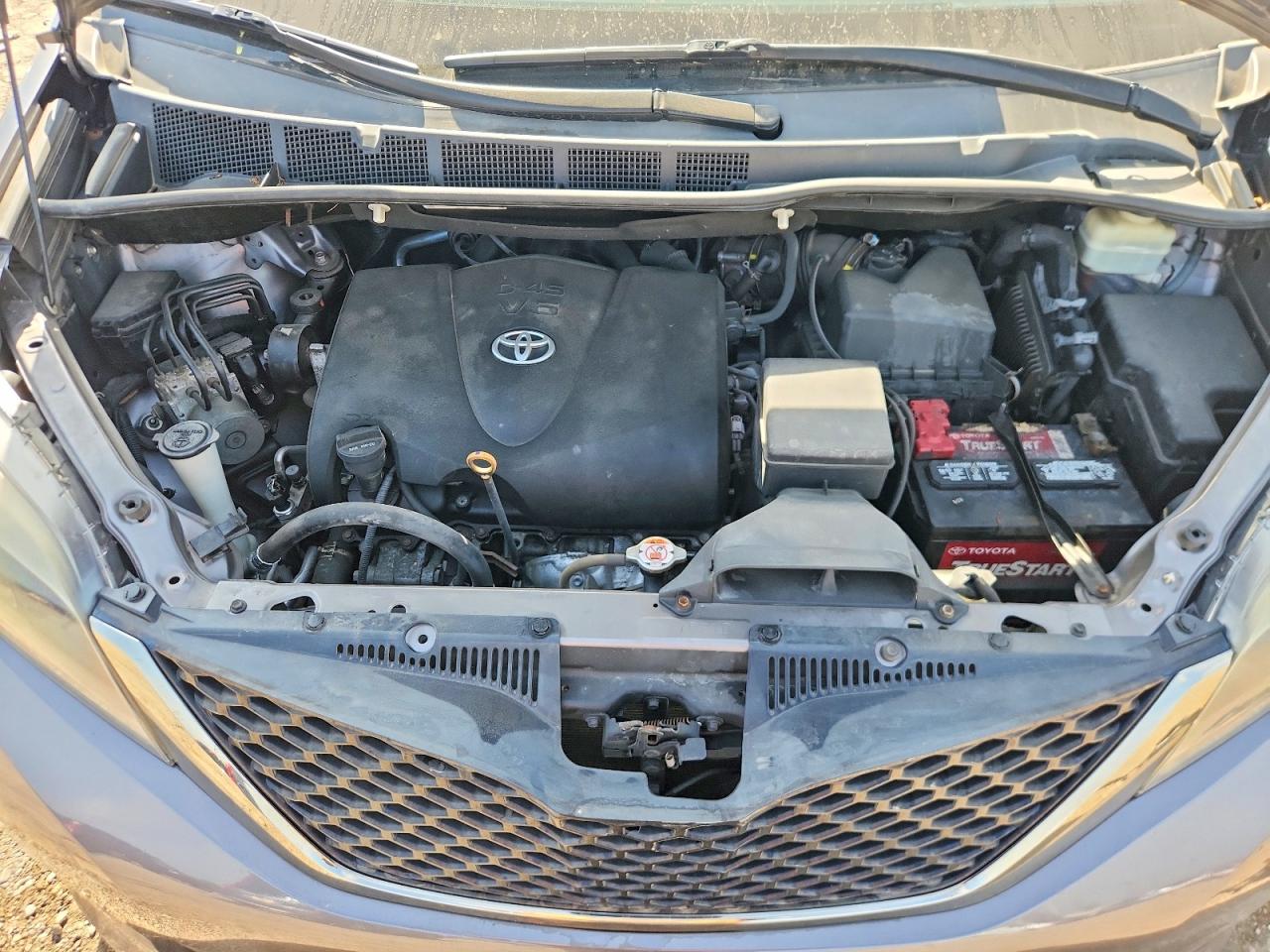 2017 TOYOTA SIENNA
