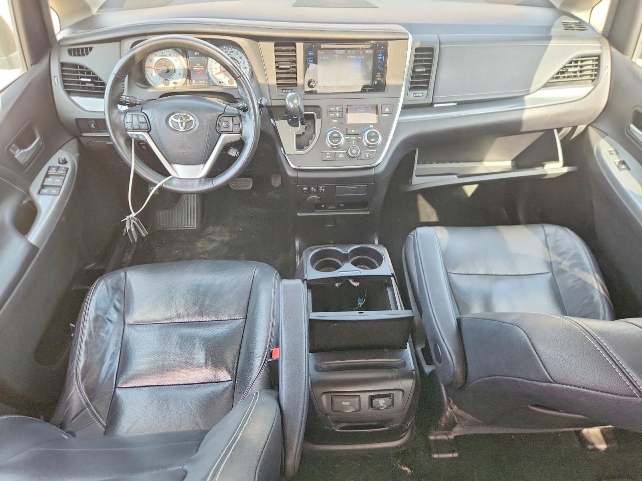 2017 TOYOTA SIENNA