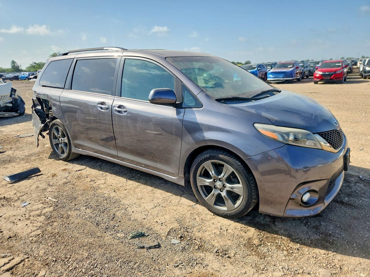 2017 TOYOTA SIENNA