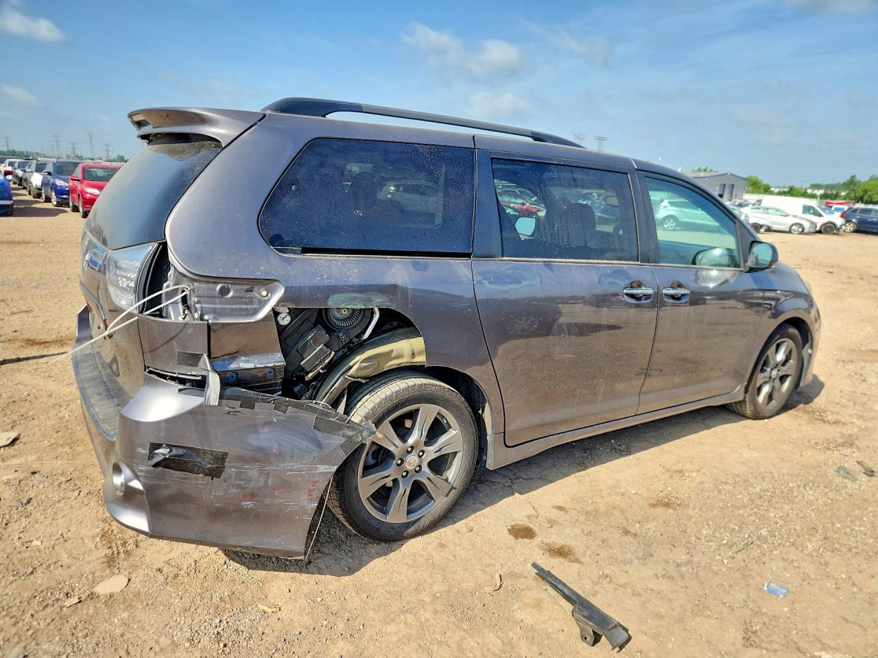 2017 TOYOTA SIENNA