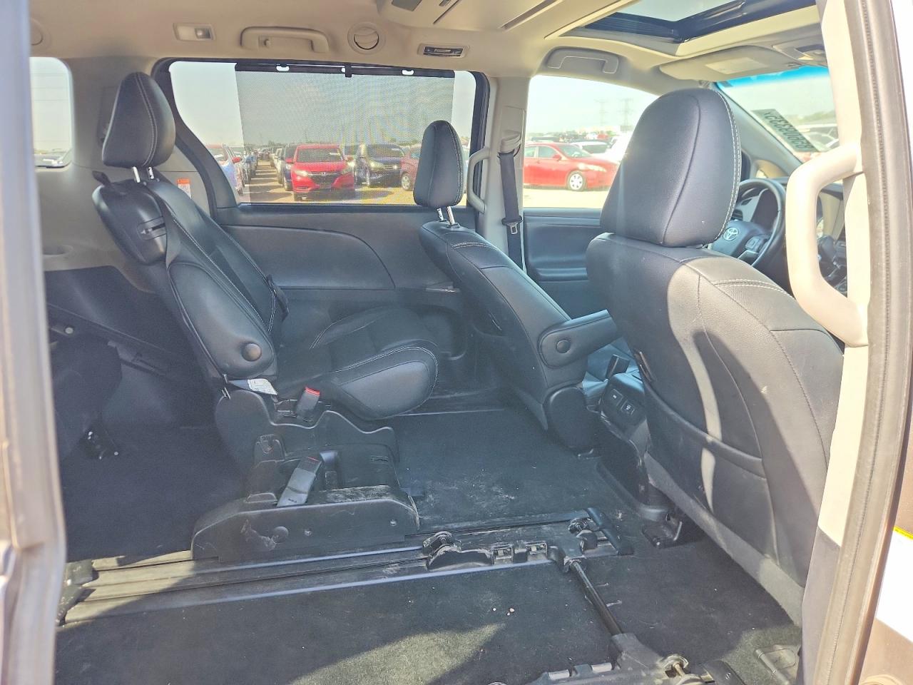 2017 TOYOTA SIENNA