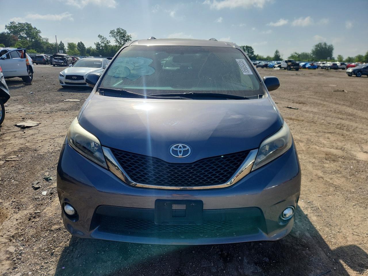 2017 TOYOTA SIENNA