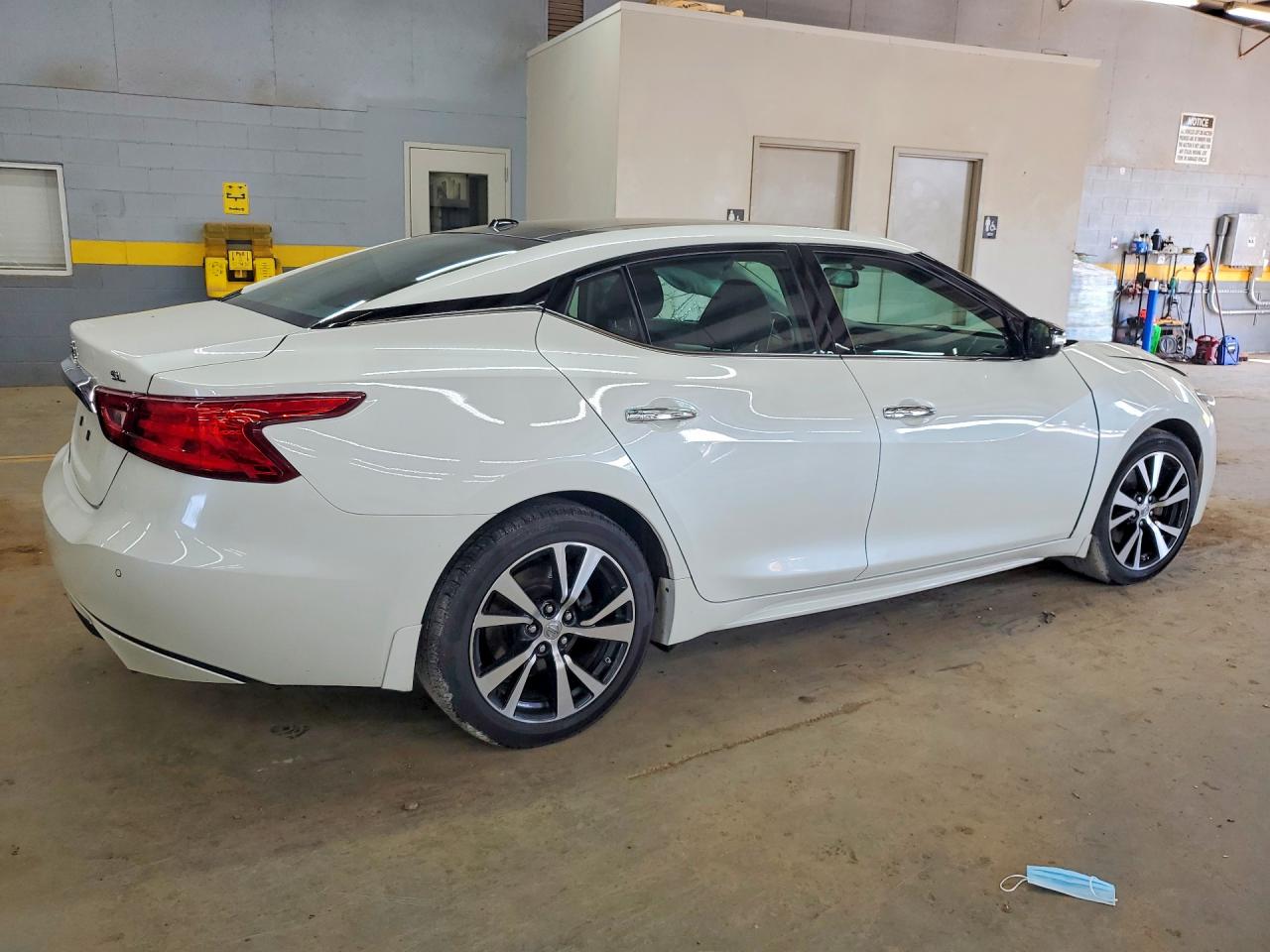 2017 NISSAN MAXIMA