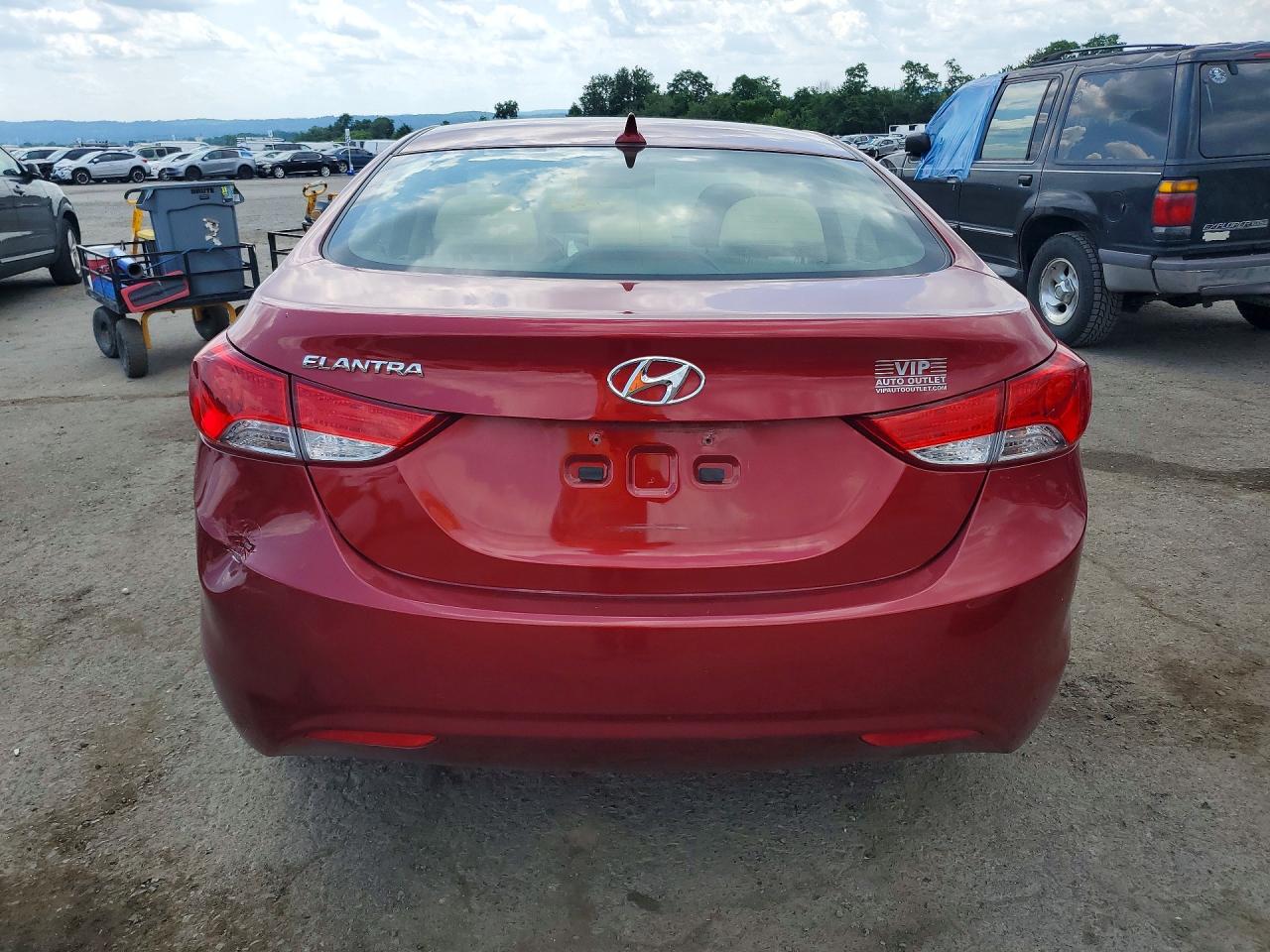 2013 HYUNDAI ELANTRA