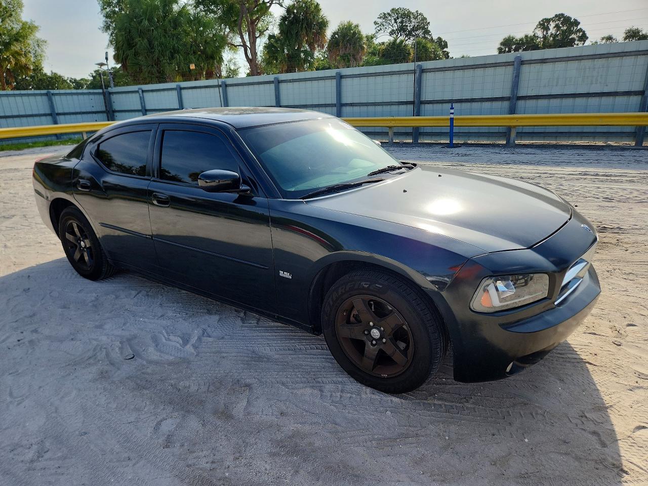 2010 DODGE CHARGER