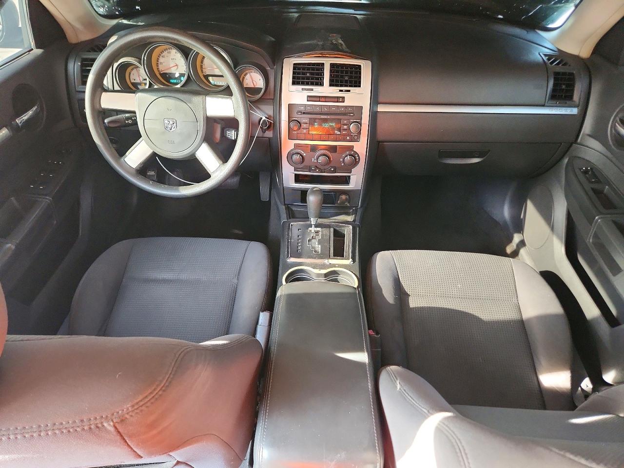 2010 DODGE CHARGER