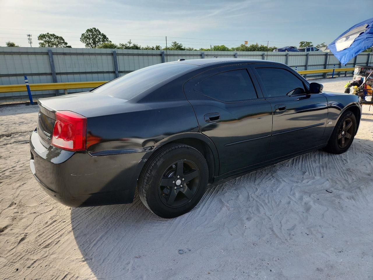 2010 DODGE CHARGER