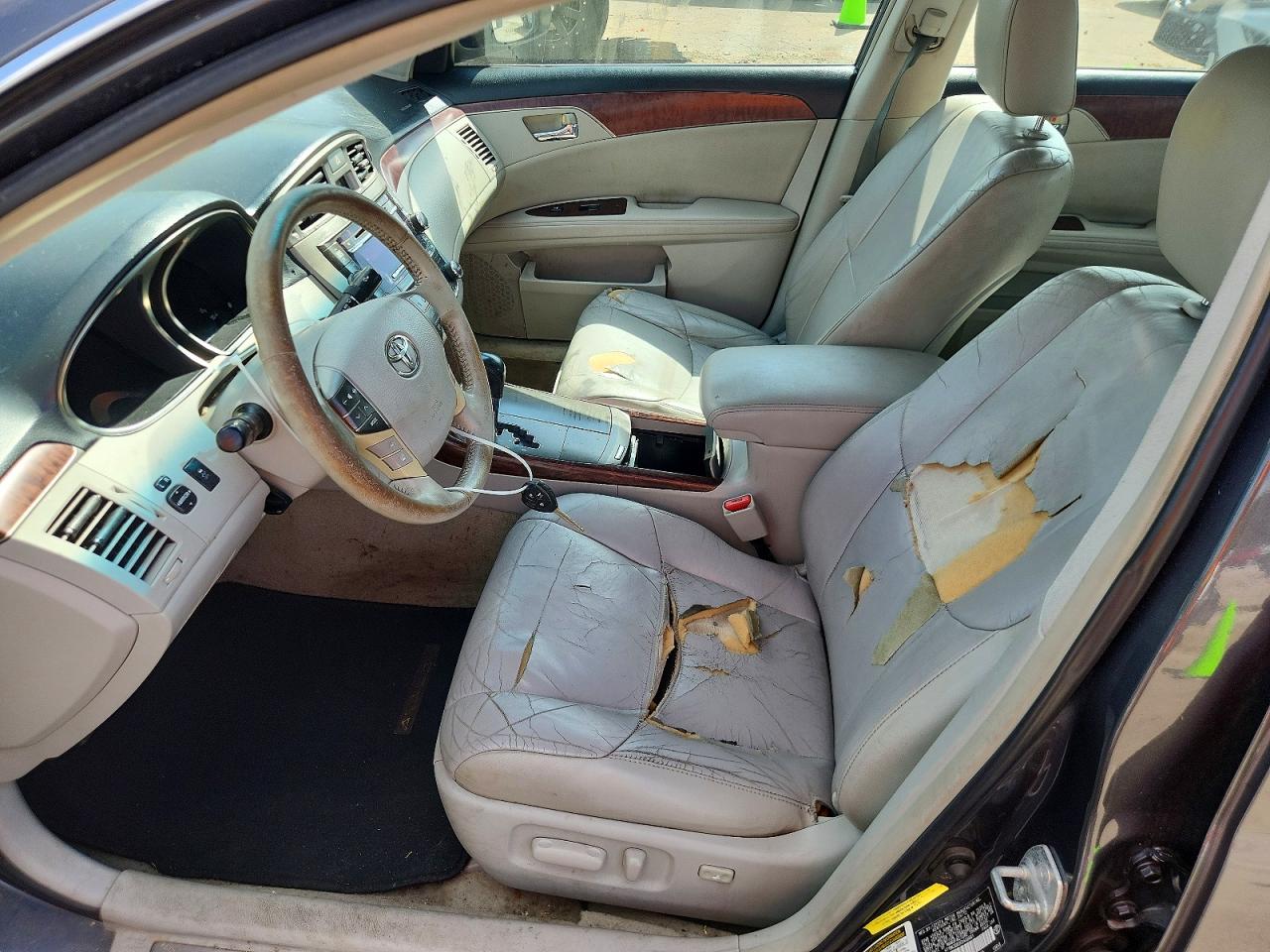 2012 TOYOTA AVALON