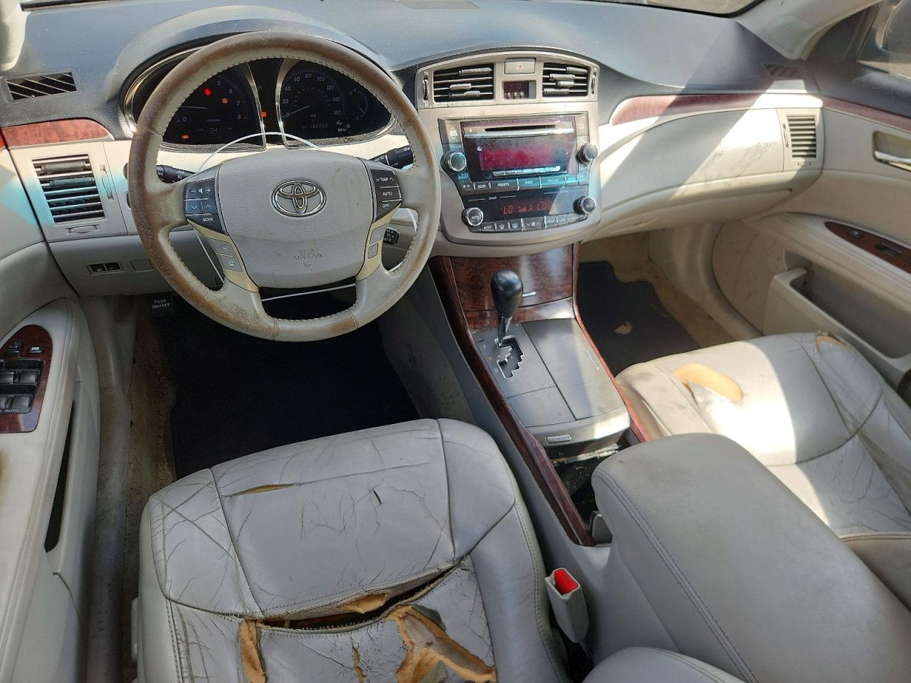 2012 TOYOTA AVALON