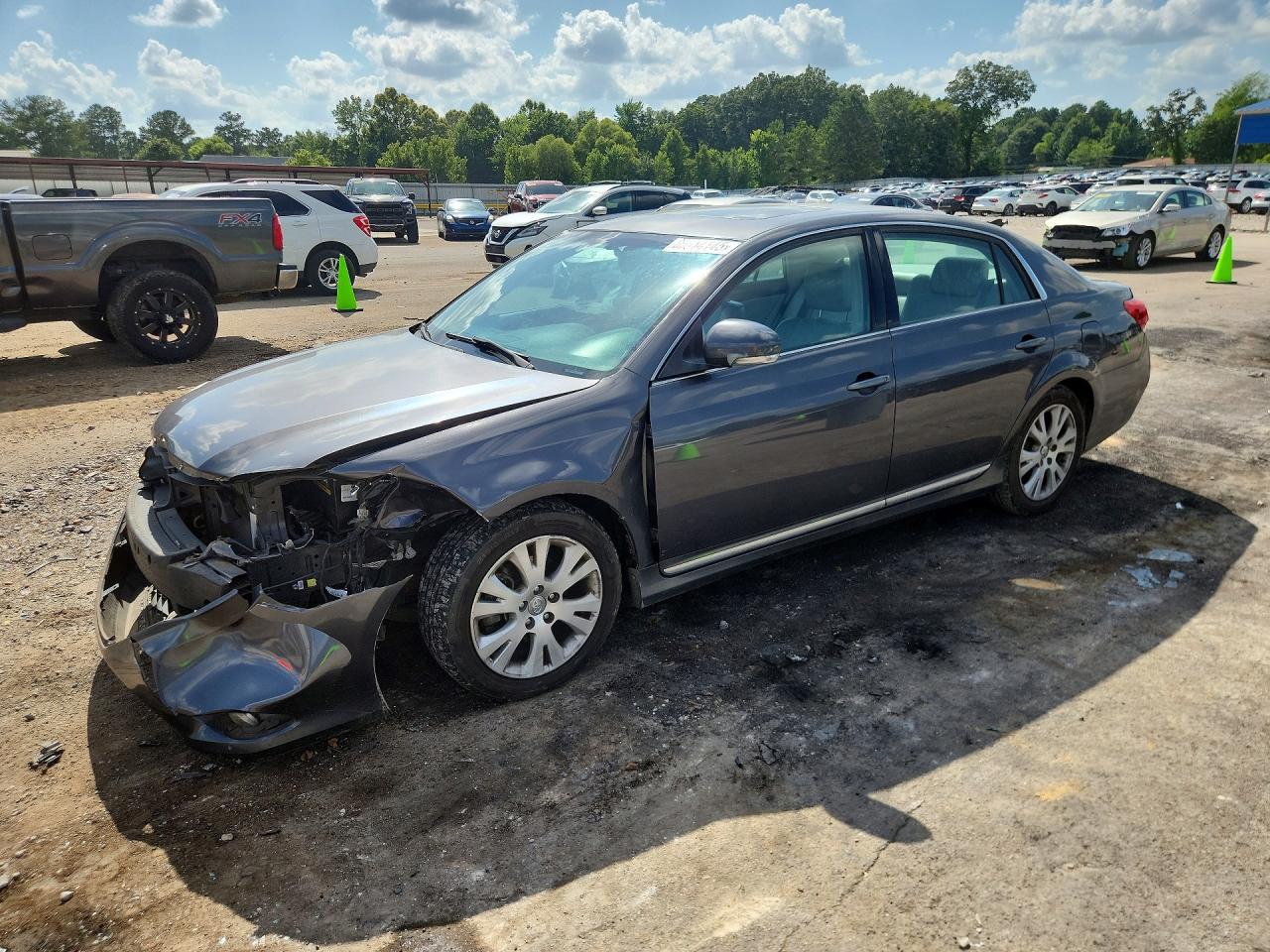 2012 TOYOTA AVALON