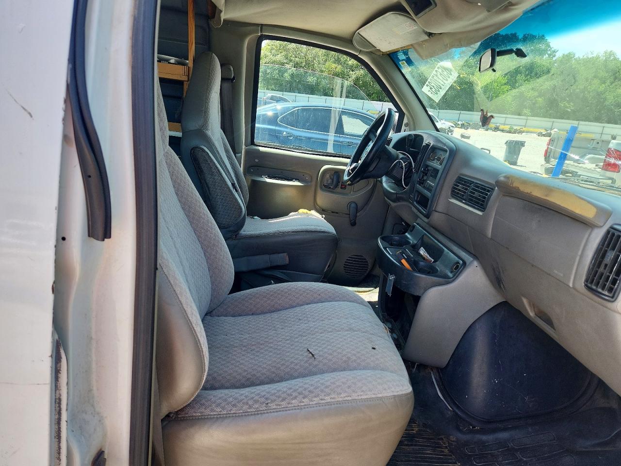2000 CHEVROLET EXPRESS