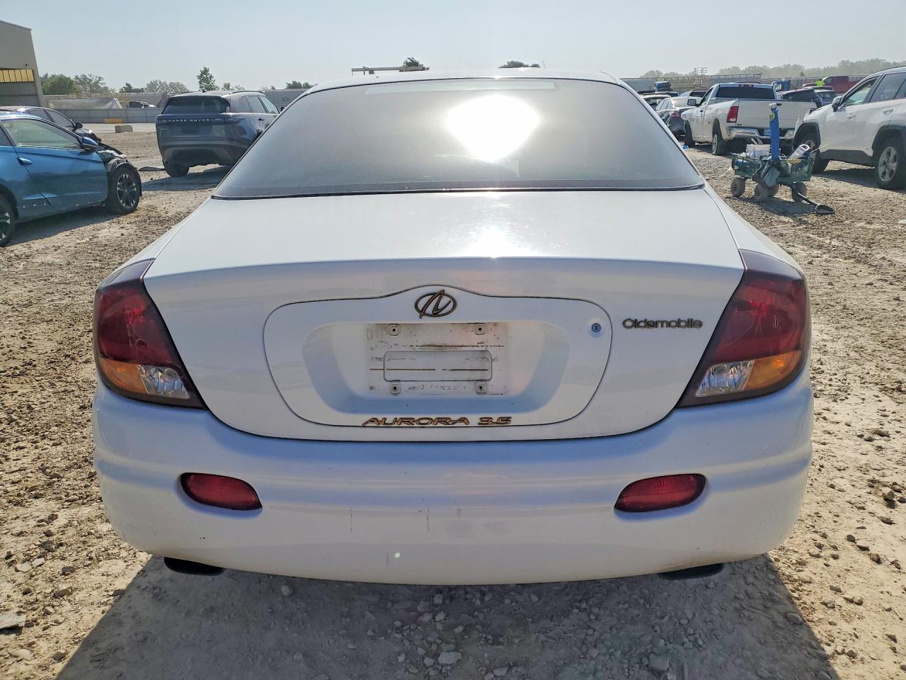 2001 OLDSMOBILE AURORA